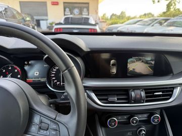 Alfa-Romeo Stelvio - 12
