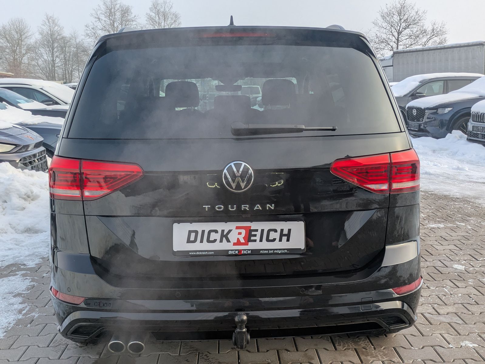Fahrzeugabbildung Volkswagen Touran 2.0 DSG R-Line High BLACK Pano 7Si IQ AHK