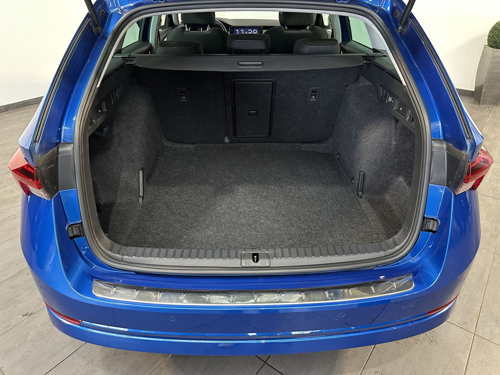 Fahrzeugabbildung SKODA Octavia Combi Clever NAV+LED+PANO+AHK+KAMERA+PP