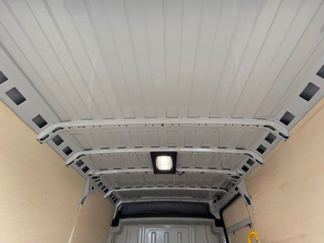 Fahrzeugabbildung Opel Movano Cargo Neues Modell L3H2 2.2l 140PS!