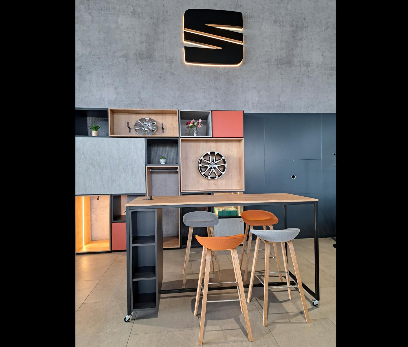 showroom-image-top