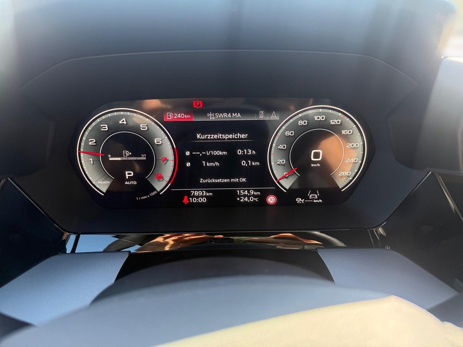 Audi A3 Lim. S line *360°CAM*KESSY*BLACKSTYLE*NAVI*5J