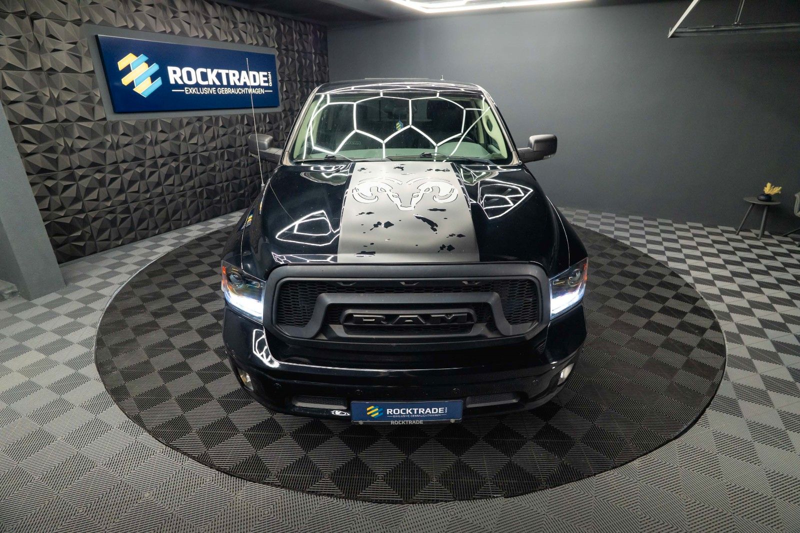 Fahrzeugabbildung Dodge RAM 5.7 V8 HEMI 4x4 OFFROAD Night-Paket *LED*AHK