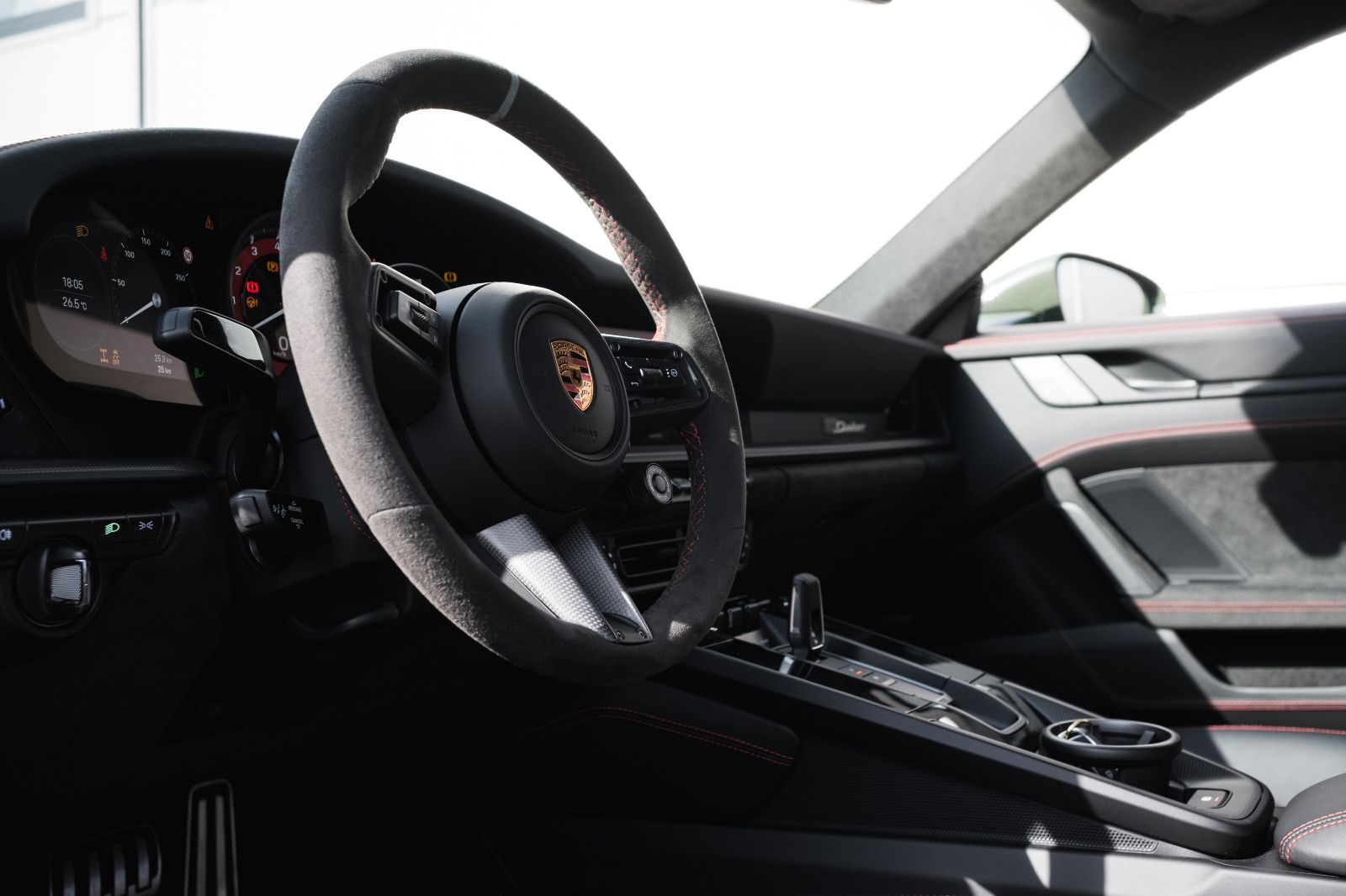 Fahrzeugabbildung Porsche 992/911 DAKAR - PTS Underberggrün-Rallyepaket