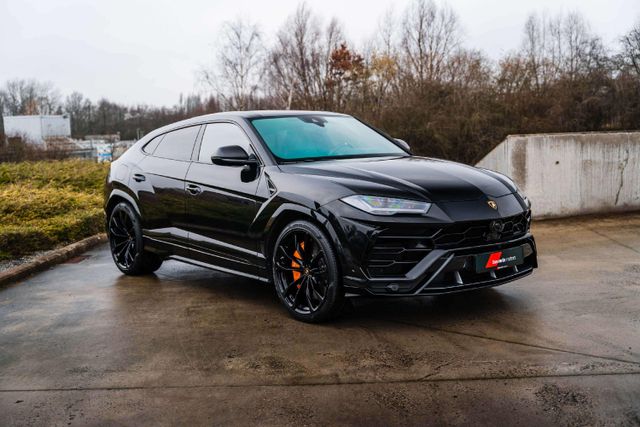 Lamborghini Urus Nero Helene / Pano / Ceramic Brakes / B O /