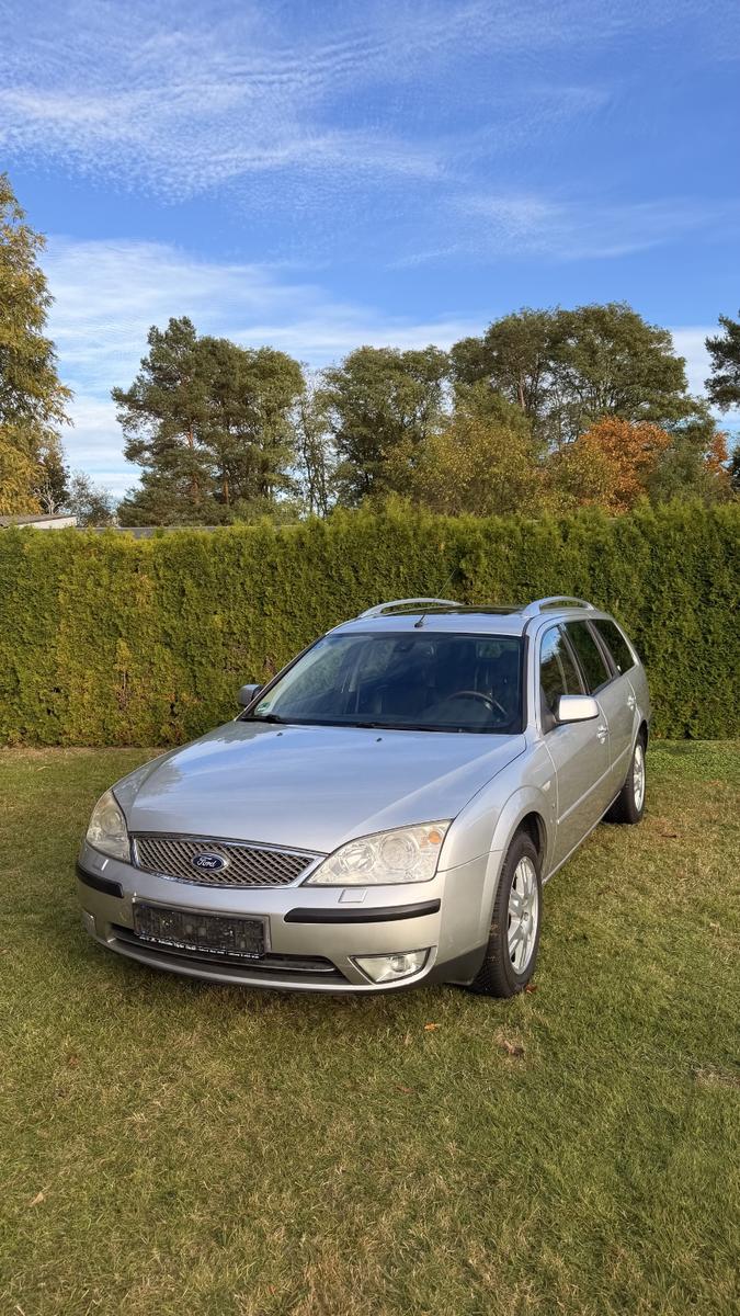 Ford Mondeo 2005 — rear view