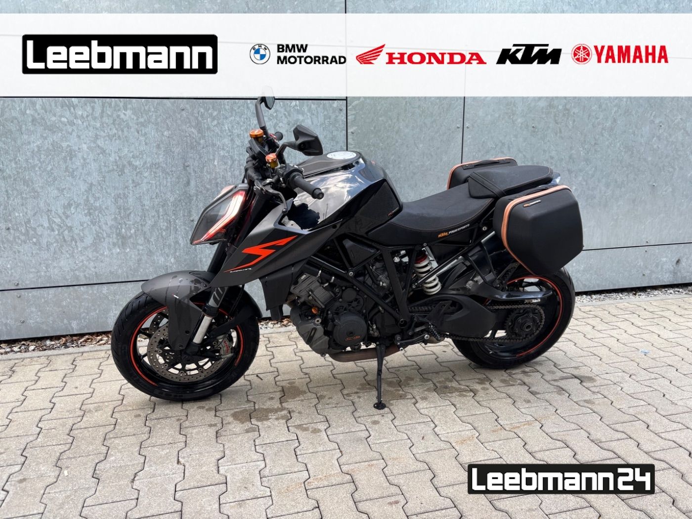 Fahrzeugabbildung KTM 1290 Super Duke R Akrapovic