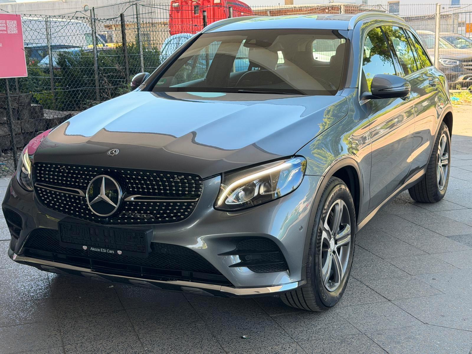 Mercedes-Benz GLC220d AMG Line/9G-TR/LED/Navi Top Zustand!