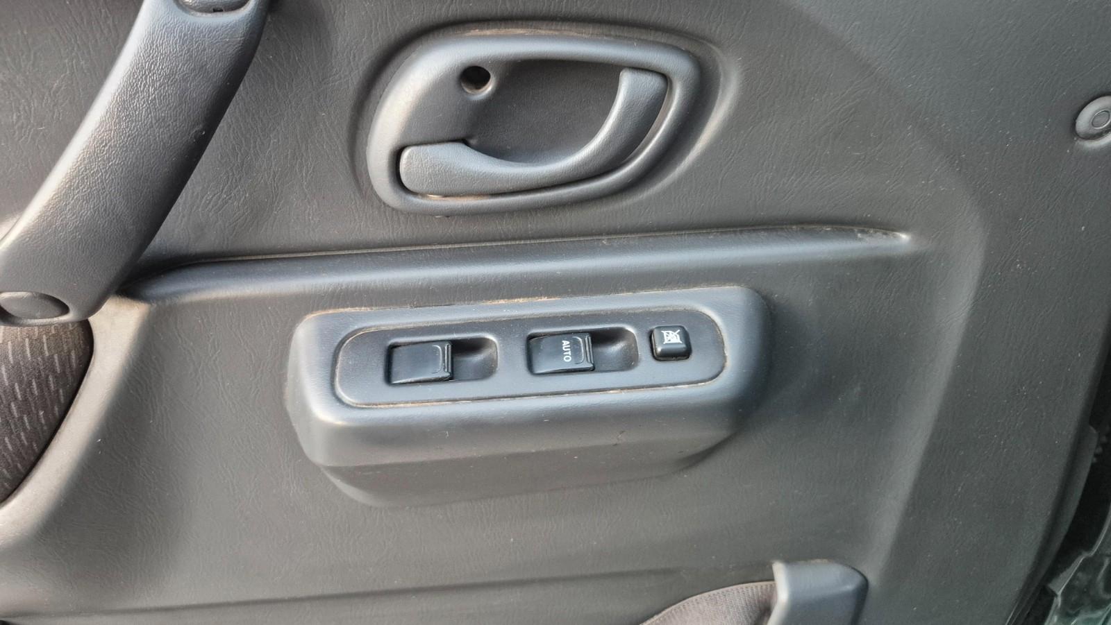 Suzuki Jimny 1.5 DDiS Comfort | 86 ch | BVM | Attelage | Vitres électriques | Rétroviseurs électriques
