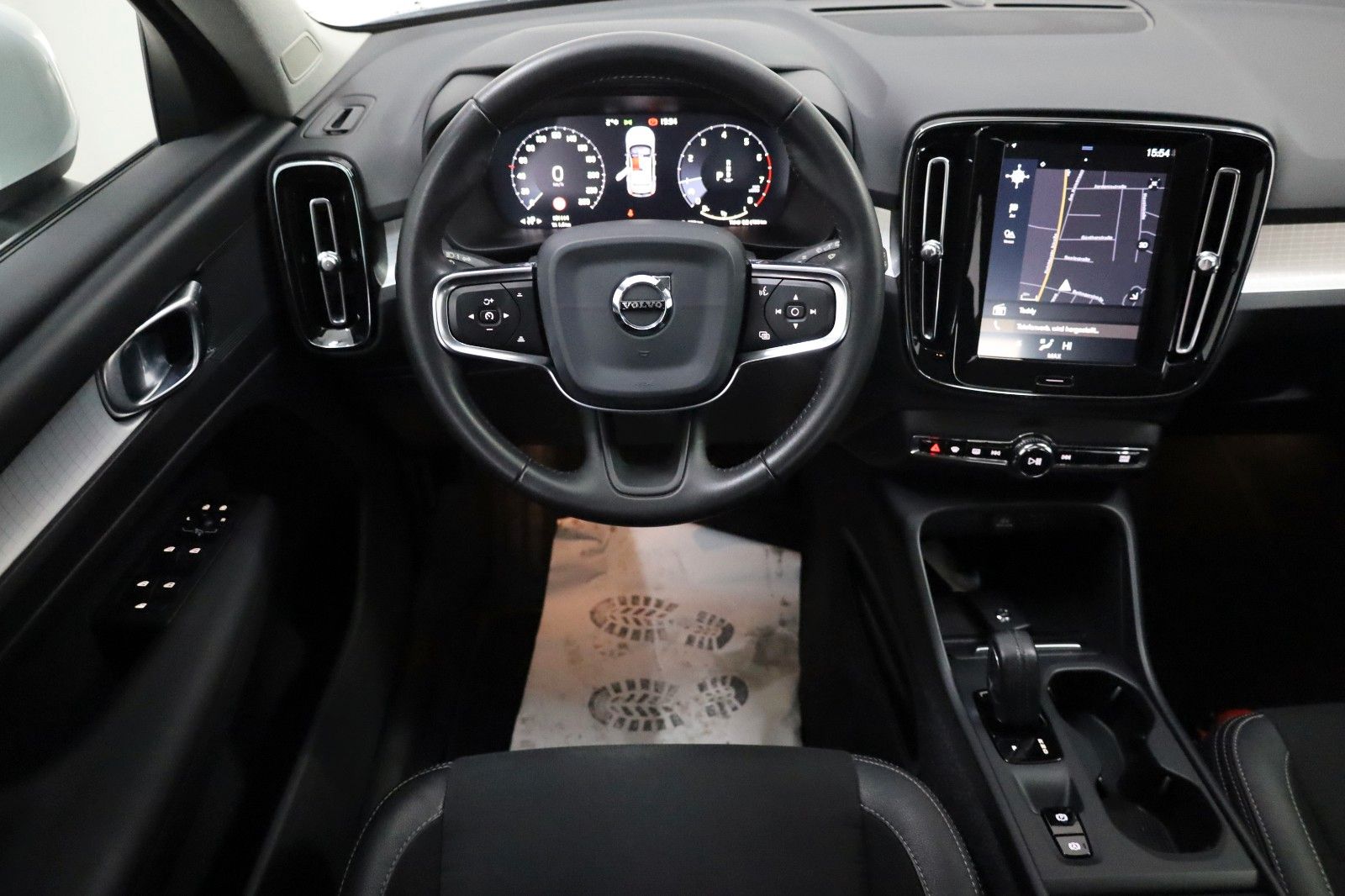 Fahrzeugabbildung Volvo XC40 Momentum Pro,T.Leder,Navi,LED,Kamera