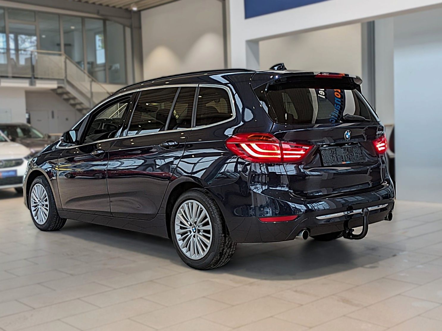 Fahrzeugabbildung BMW 220d Gran Tourer LEDER NAVI HUD PANO LED CAM