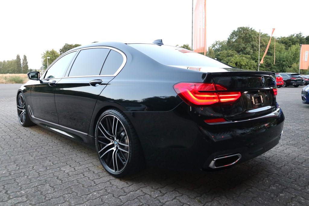 BMW 750