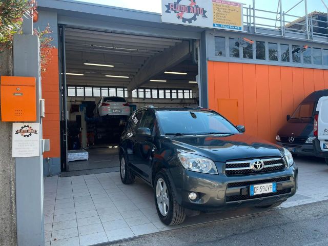 Toyota RAV 4 RAV4 2.2 D-4D 136 CV Luxury