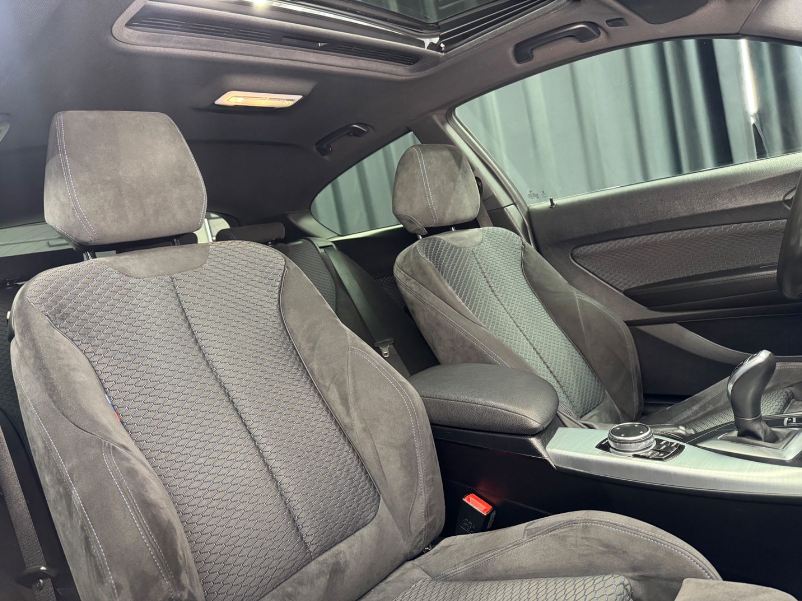 Fahrzeugabbildung BMW M135 i xDrive|AUTOMATIK|H&K|NAVI|KAMERA|