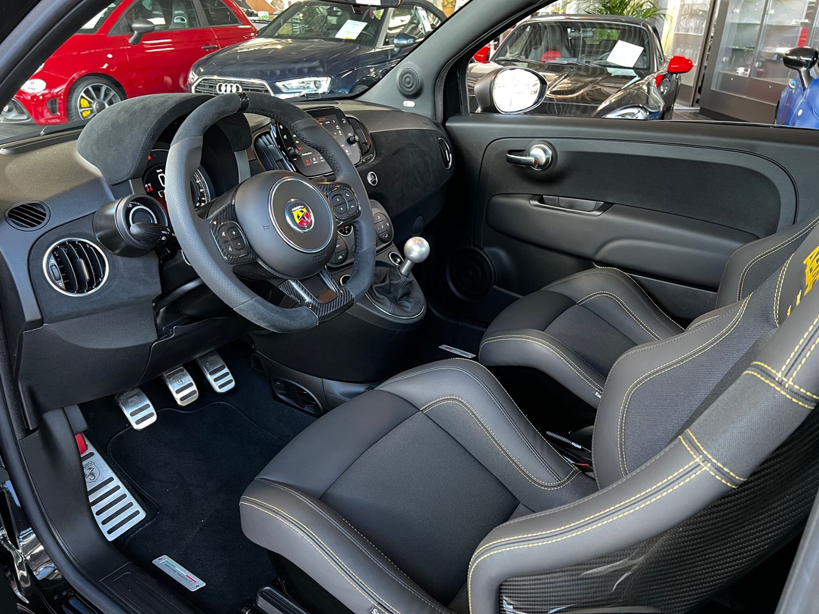 Fahrzeugabbildung Abarth 695 75 Anniversario BEATS Full Link KLIMA NAVI