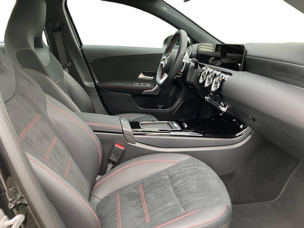 Fahrzeugabbildung Mercedes-Benz A 200 AMG*LED*AHK