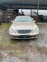 Mercedes-Benz Mercedes E240 - gebrauchte Mercedes-Benz E 240 aus dem Jahr 1999