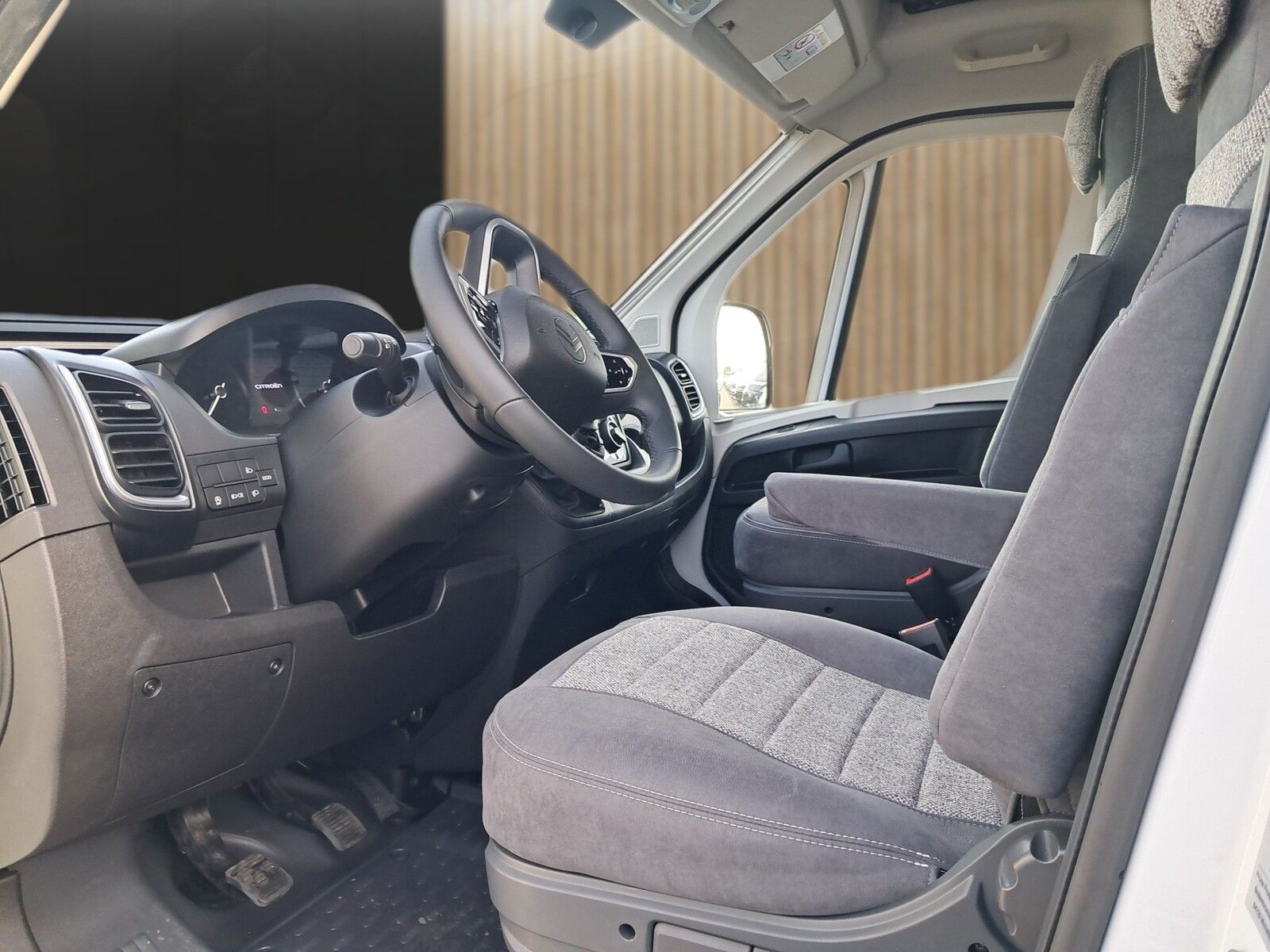 Fahrzeugabbildung Pössl Summit Shine 600 RS Plus Citroen 140 PS 25er Mod