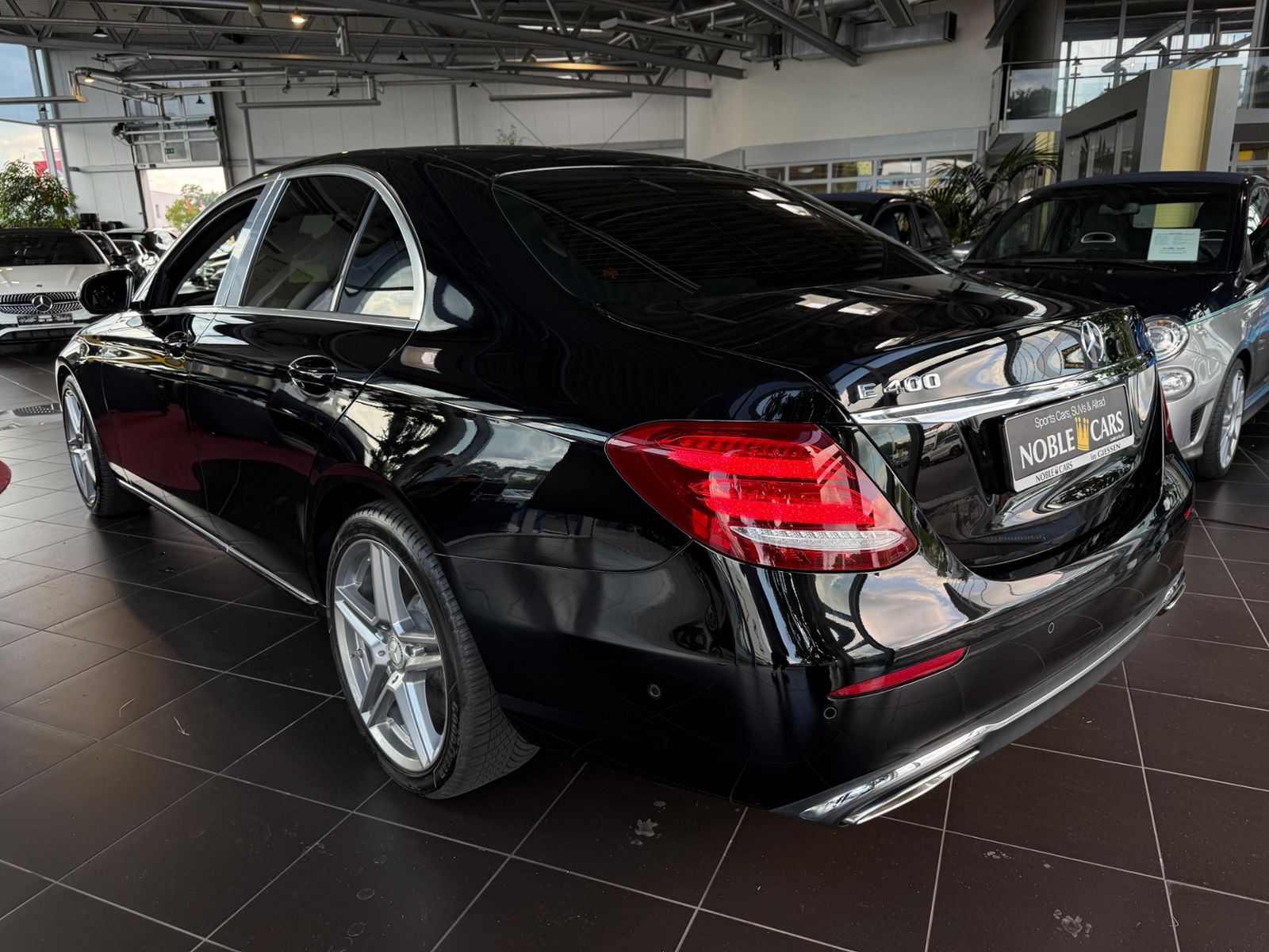 Fahrzeugabbildung Mercedes-Benz E400 4Matic Avantgarde 9G RFK LED NAVI