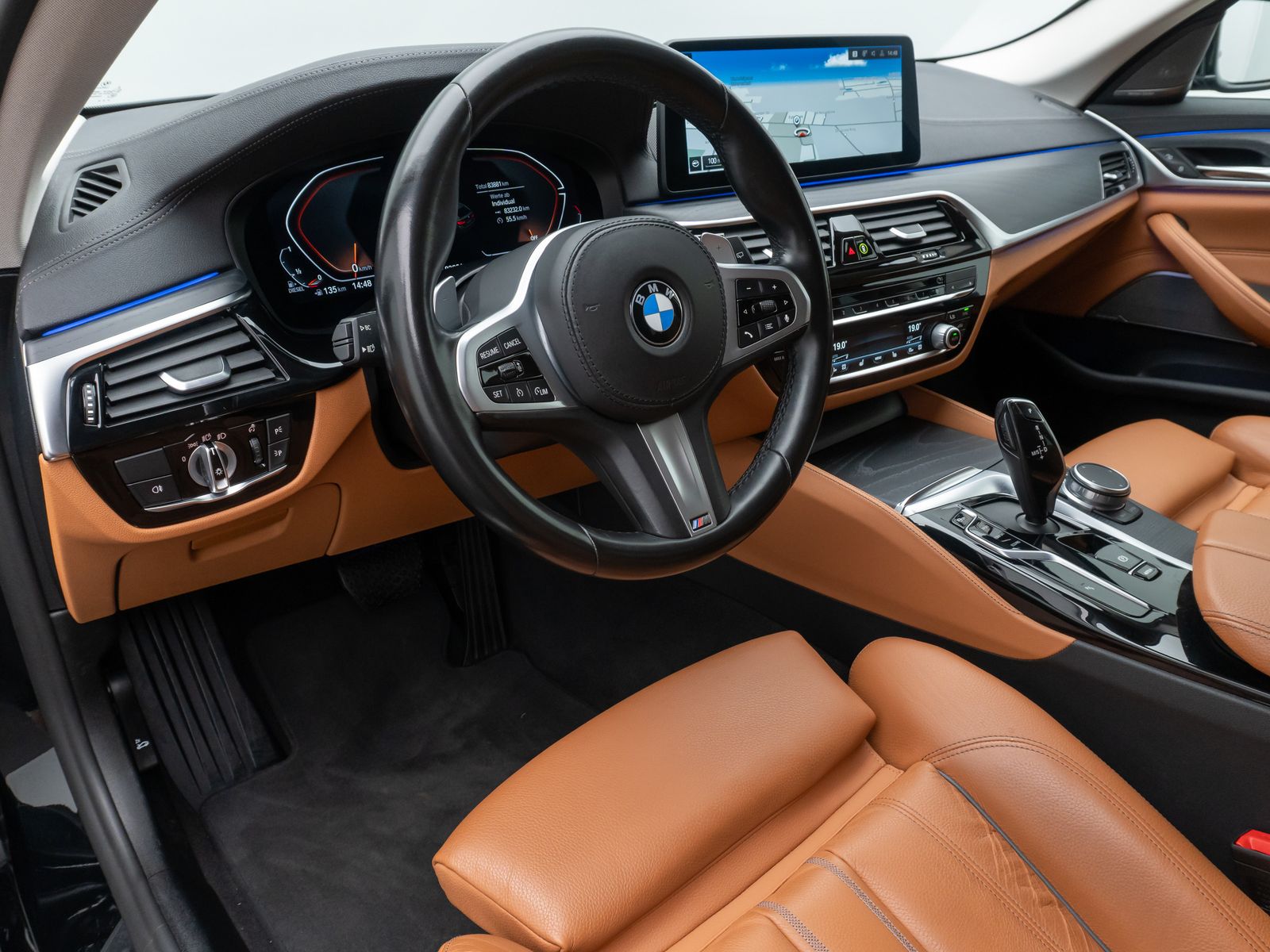 Fahrzeugabbildung BMW 520d xD Luxury Line Kamera DAB HUD Alarm Sport