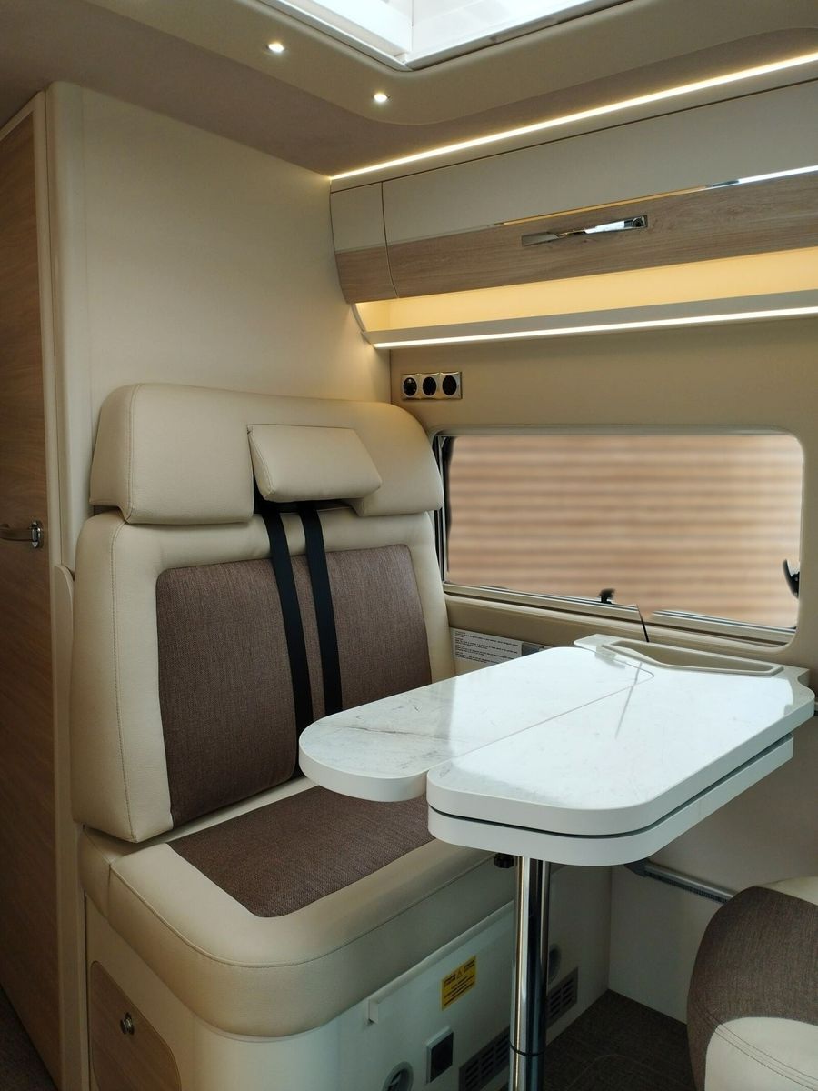 Fahrzeugabbildung Eura Mobil Van V 595 HB RFK, Klimaauto, Fahrassistenzpaket