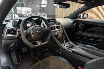 2019 Aston Martin DBS — миниатюра 24