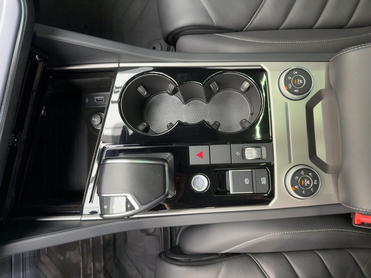 Volkswagen Touareg 3.0 V6 TDI DSG 4M R-Line Pano Luft LED-M foto 15