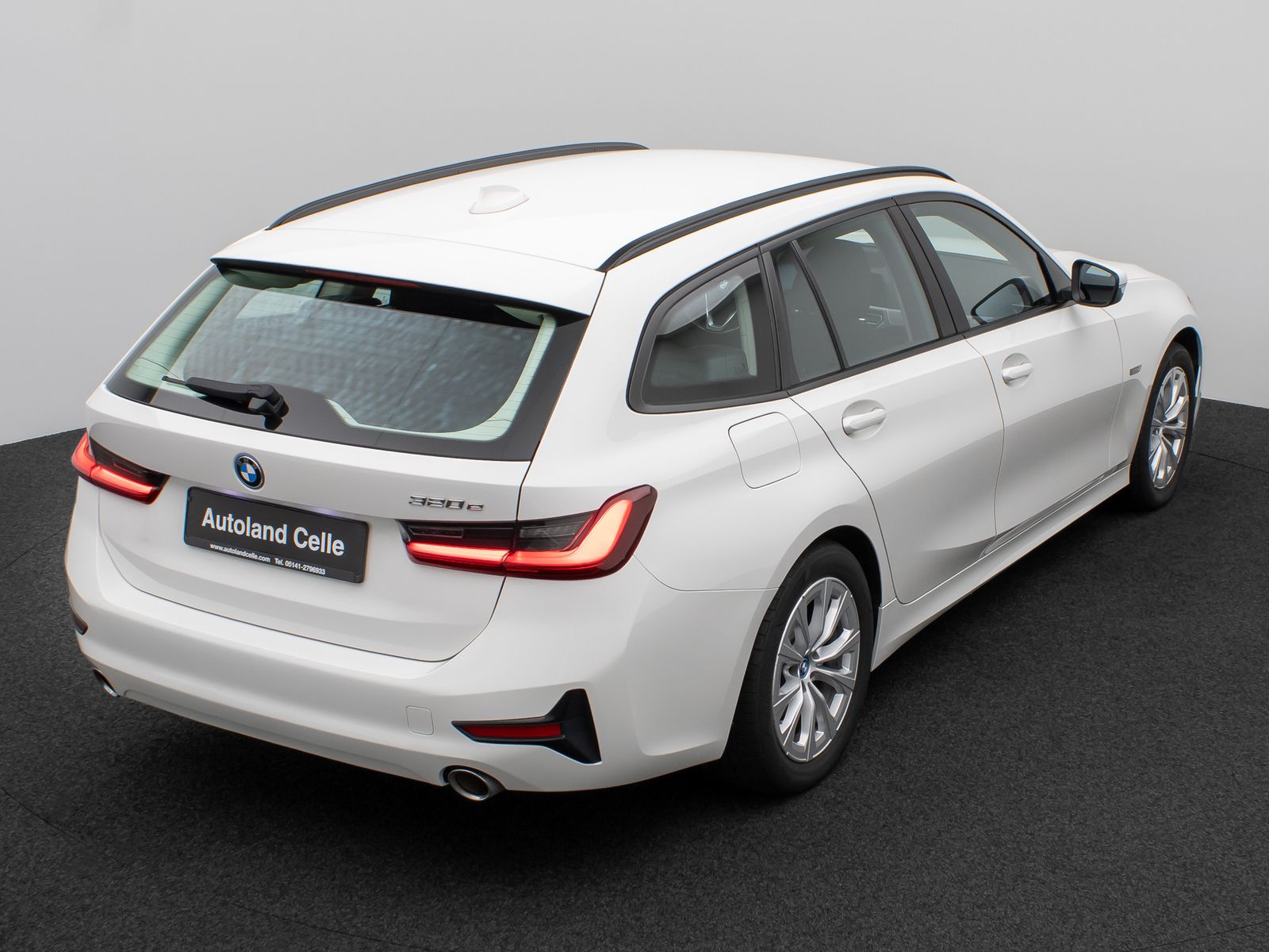 Fahrzeugabbildung BMW 320e DAB CockPitPro Alarm Geschwindigkeitsreg