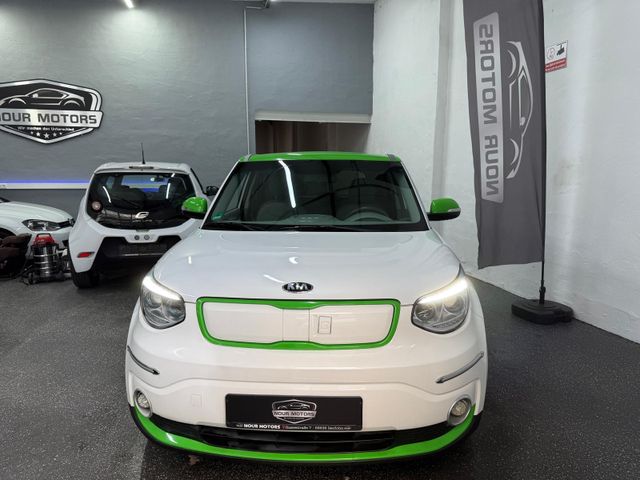 Kia Soul **EV  Plug**