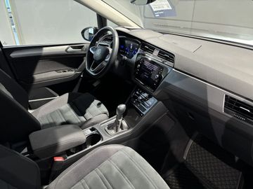 Fotografie 5 des VW Touran 1.5 TSI ACT OPF DSG Comfortline