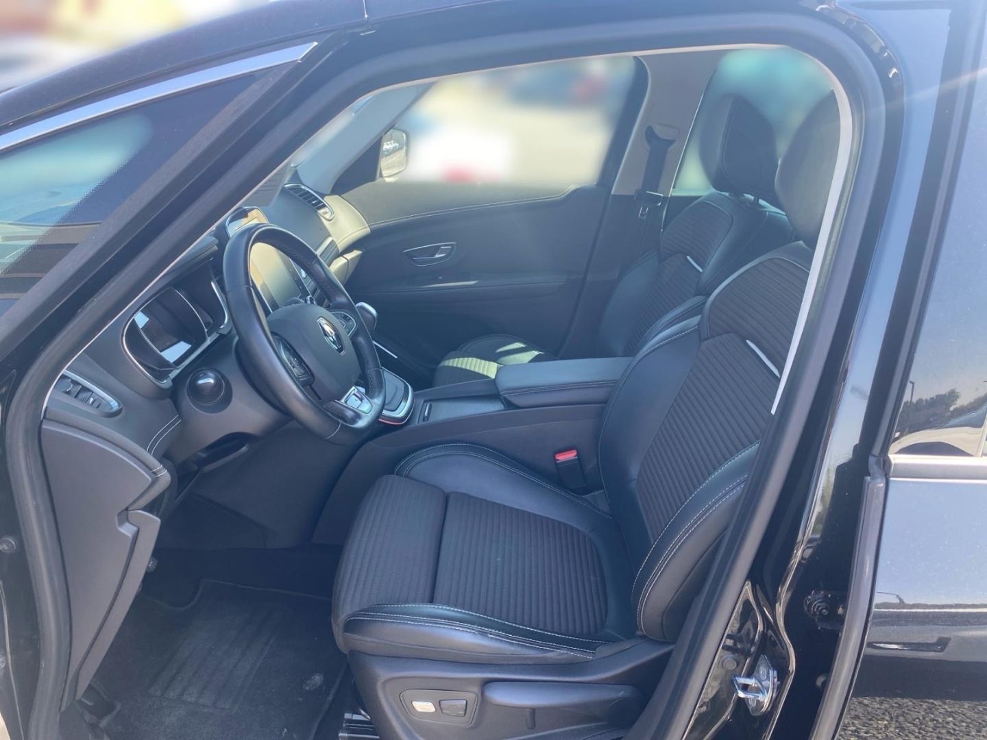 Fahrzeugabbildung Renault Scenic BOSE Edition 1.3TCe Klima HUD HU/AU