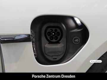 صورة مصغرة 16 لـ 2025 Porsche TAYCAN