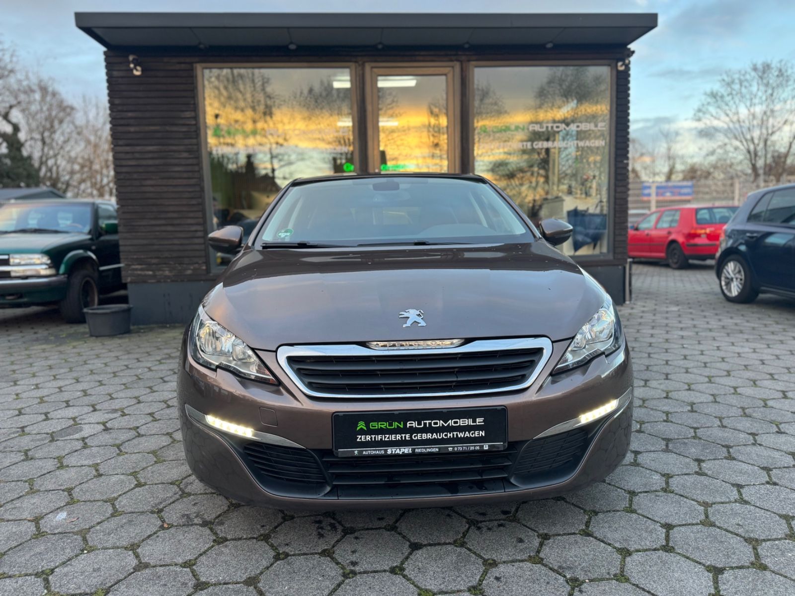 Fahrzeugabbildung Peugeot 308 Access Navi*PDC*SHZ*Garantie