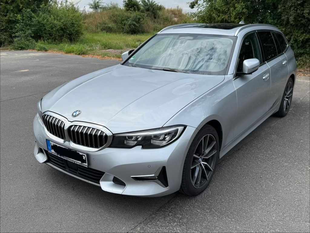 Image of BMW 320