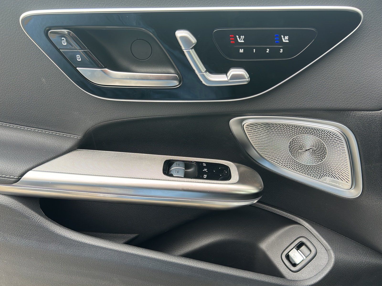 Fahrzeugabbildung Mercedes-Benz CLE 220 d Coupé AMG PSD AHK Burmester DISTR 360°