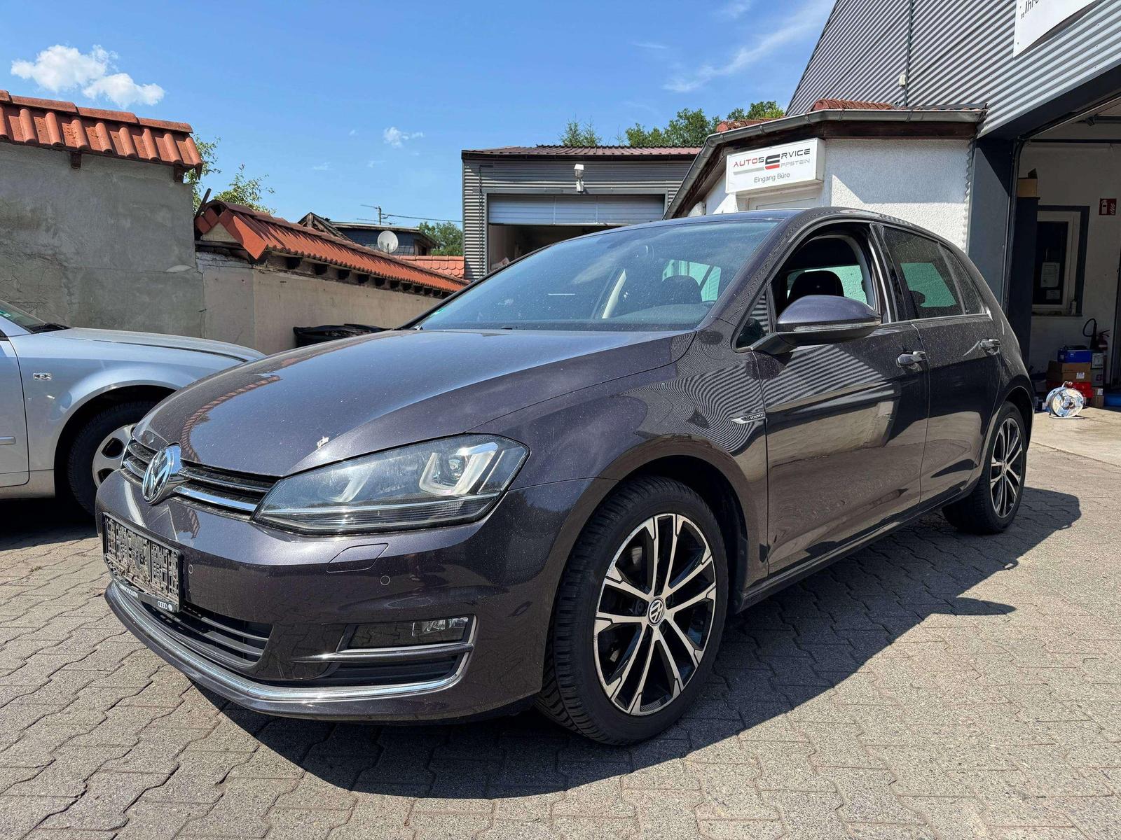 Volkswagen Golf VII 1.4 TSI Lounge Scheckheft u-frei Xenon 