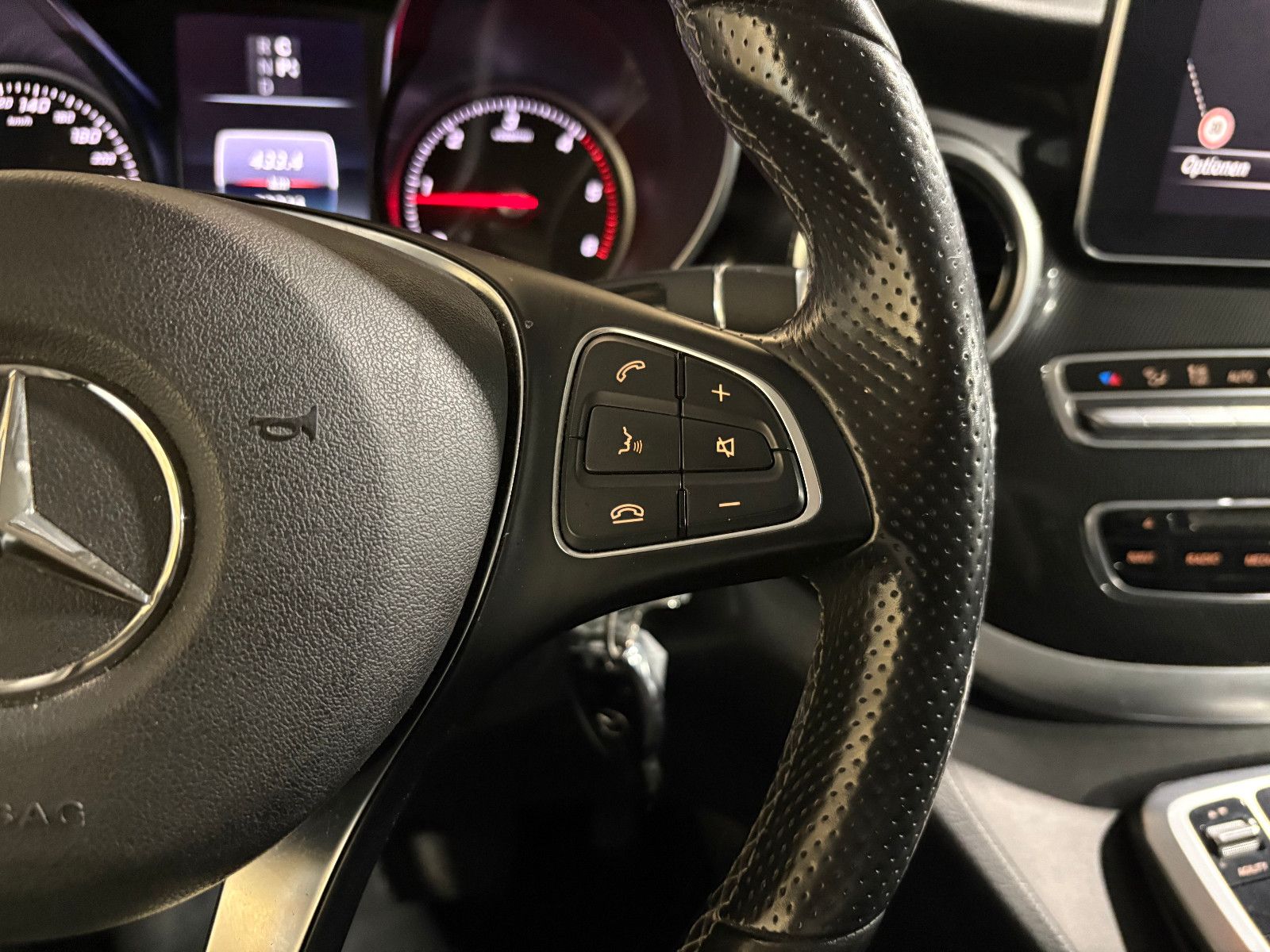 Fahrzeugabbildung Mercedes-Benz V 220d EDITION lang /8-SITZ/BURMESTER/KAMERA/