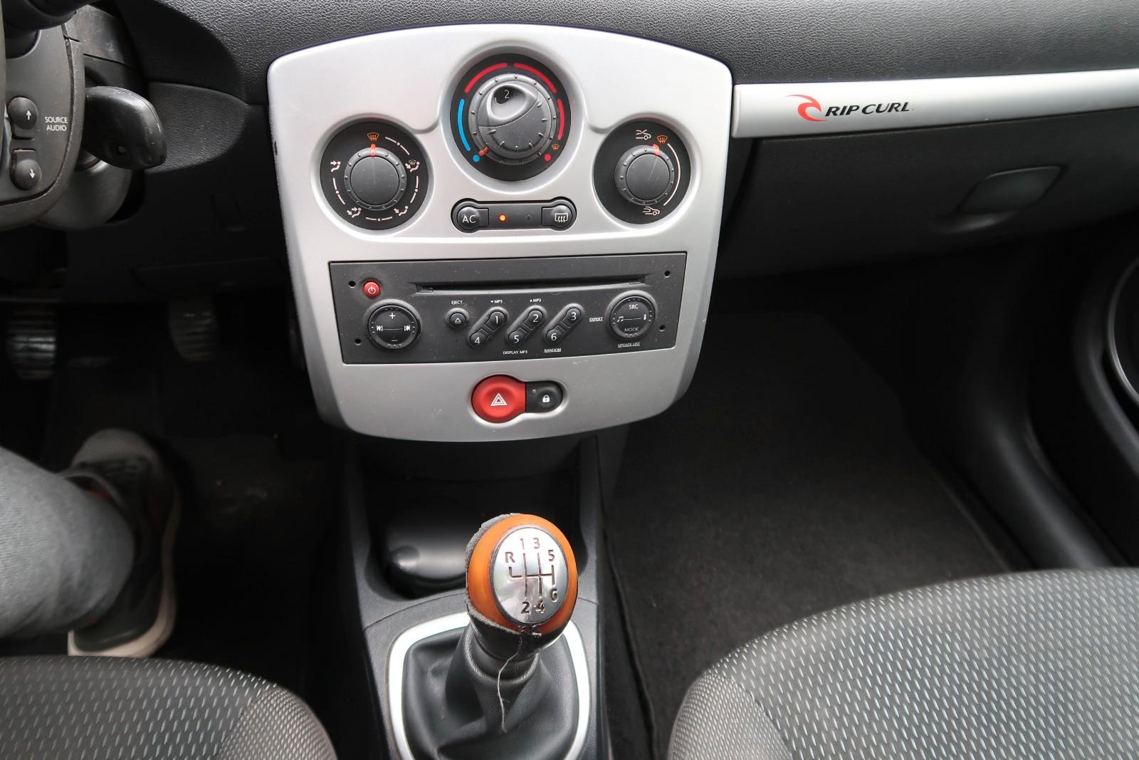 Renault Clio 2009 — photo 23