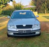 Skoda Octavia Combi 2.0 TDI PD DPF Elegance Elegance - Skoda Octavia aus 2006: Elegance