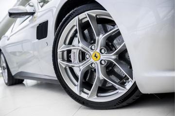 2017 Ferrari GTC4LUSSO — фото 4