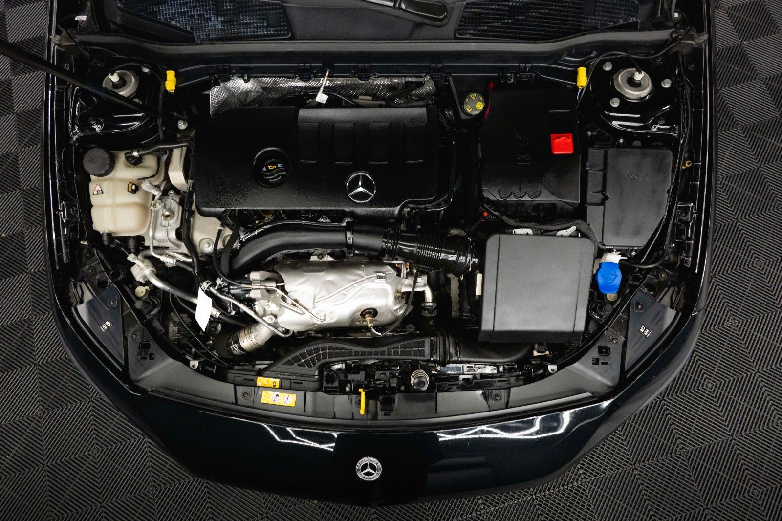 Fahrzeugabbildung Mercedes-Benz A 250 AMG Line Night-Paket *ACC*Head Up*DAB*19%*