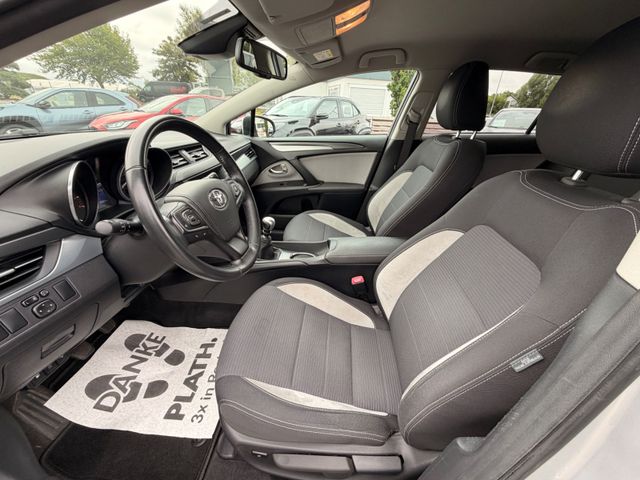 Toyota Avensis 1,8-l-Valvem. Touring Sports AHK SHZ