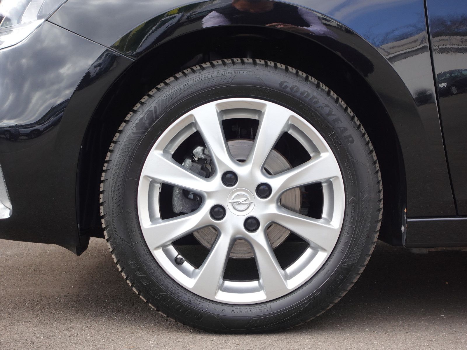 Fahrzeugabbildung Opel Corsa 1.2  Edition  Allwetter,PDC,16"Alu,Klima