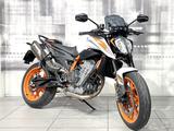 KTM Duke 890 R - KTM 890 DUKE R