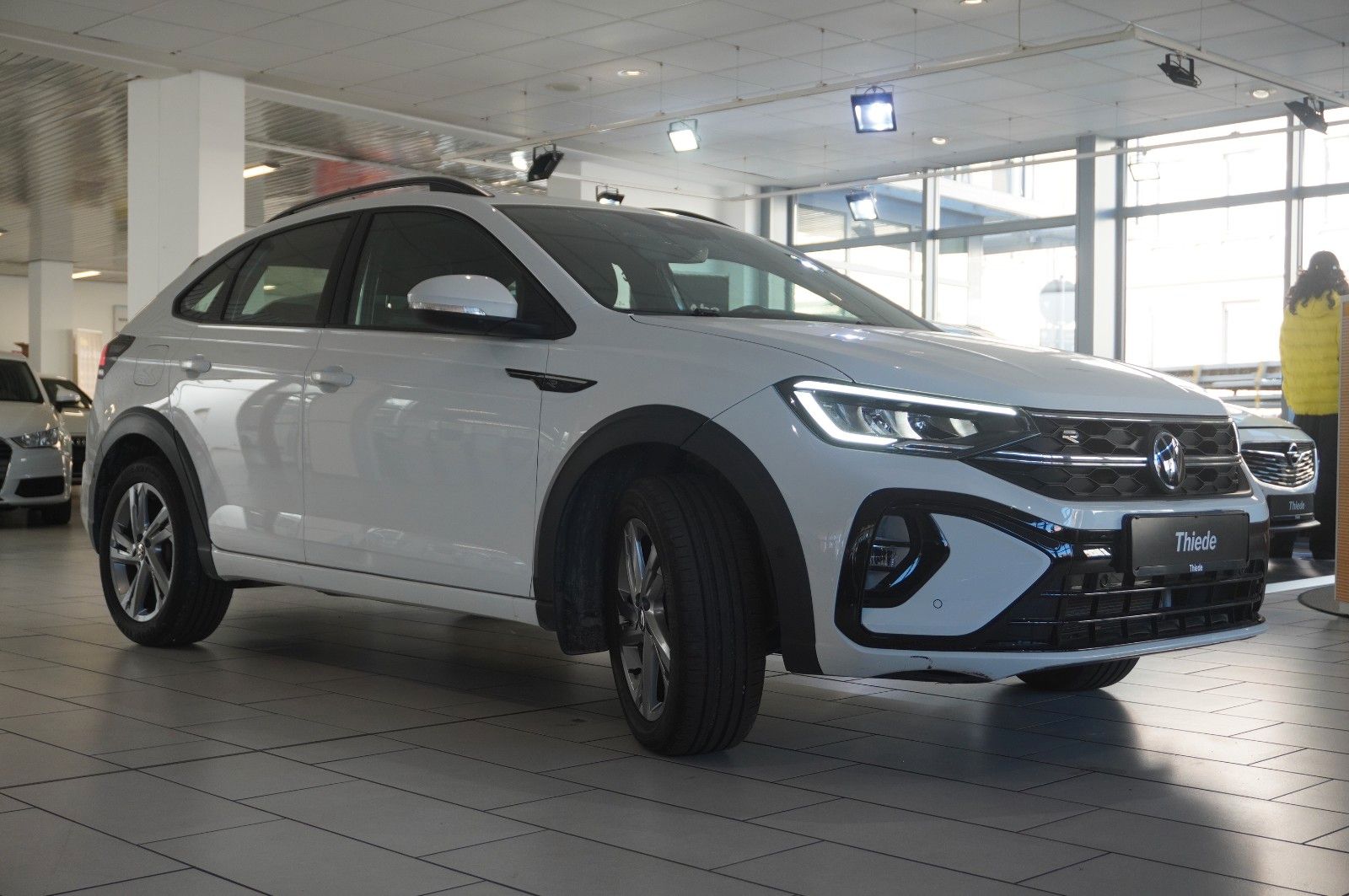 Fahrzeugabbildung Volkswagen Taigo 1.0 TSI R-LINE DSG NAVI/LED/KAMERA/SH/DAB+