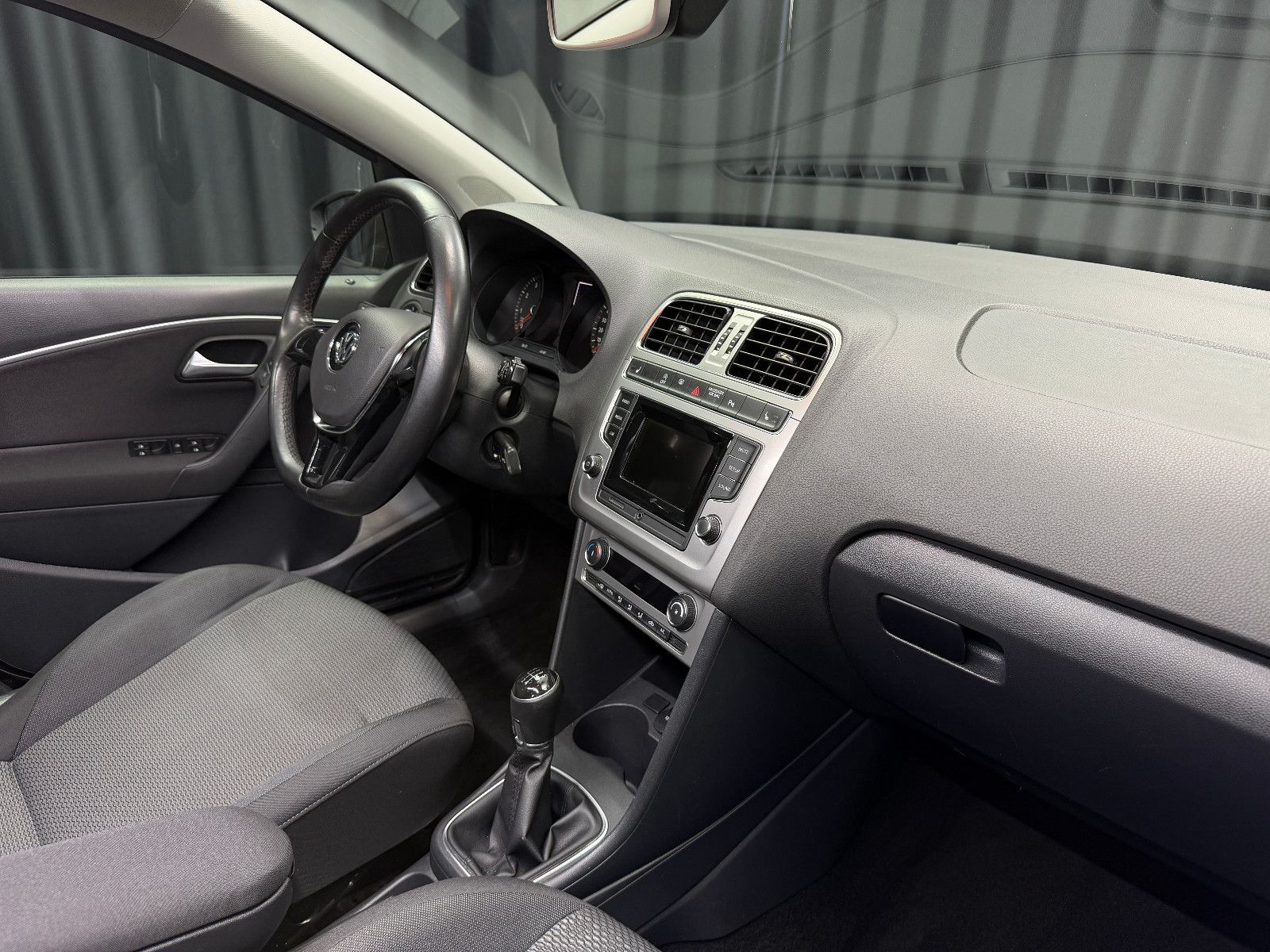 Fahrzeugabbildung Volkswagen Polo V Highline BMT/Start-Stopp|KLIMA|PDC|1-HD