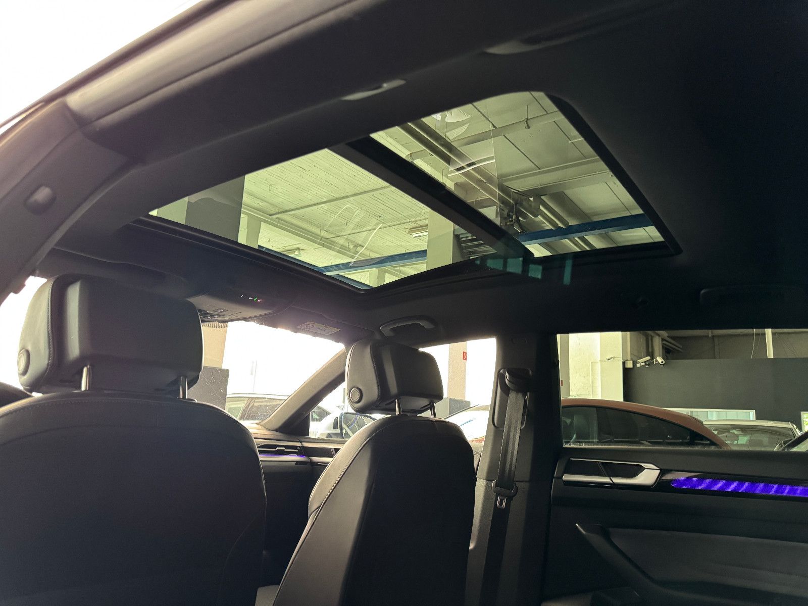Fahrzeugabbildung Volkswagen ARTEON SB DSG ELEGANCE PANO IQ-LIGHT VW GARANTIE