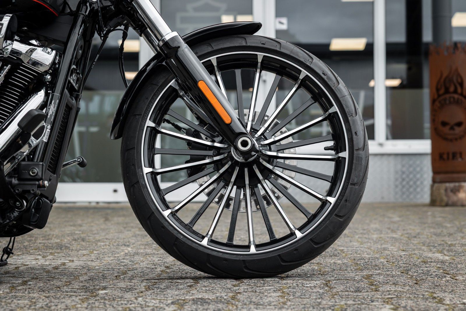 Fahrzeugabbildung Harley-Davidson FXBR Breakout 117 cui -Jekill & Hyde -