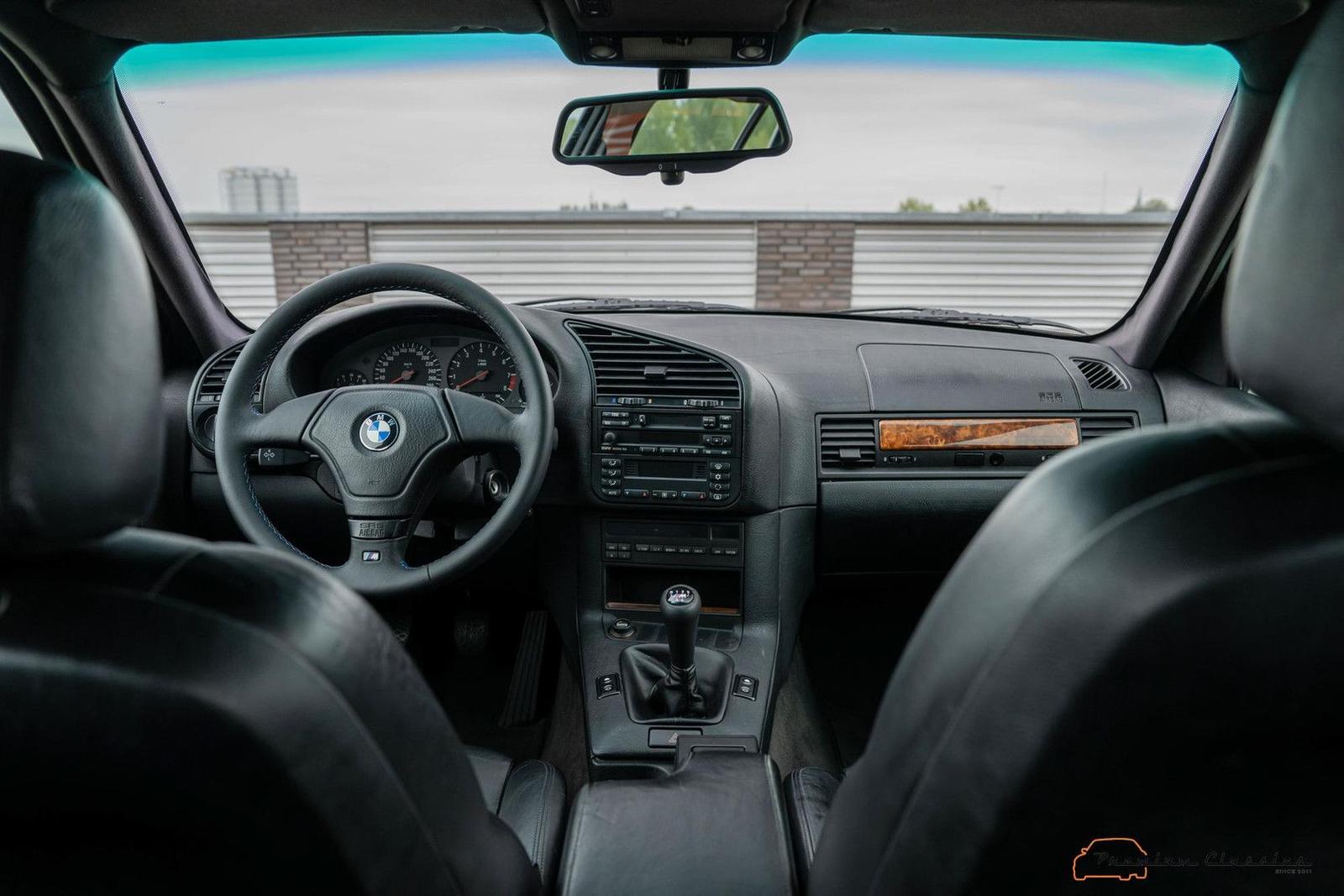 BMW M3 E36 Touring 286ch - Projet unique - Toit ouvrant - Entièrement restauré