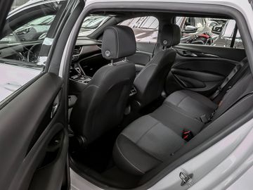 Opel Insignia B Sports Tourer 2.0 Elegance Ergonomie